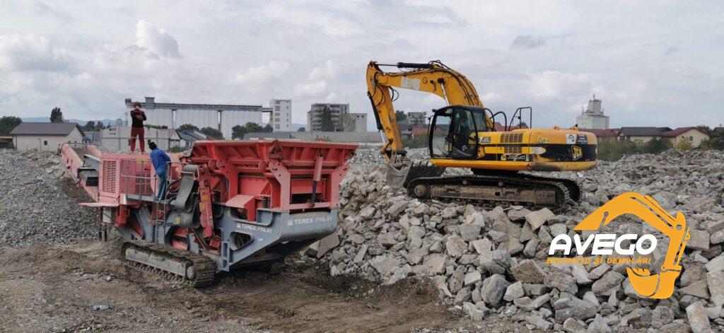 inchirieri utilaje de constructii excavatoare pe senile